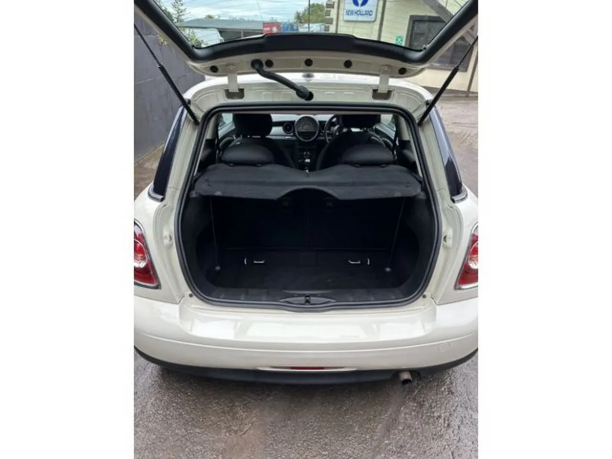 Mini Cooper Hatchback, Petrol, 2011, White
