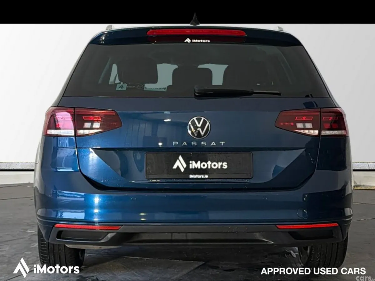 Volkswagen Passat Estate, Petrol, 2021, Blue