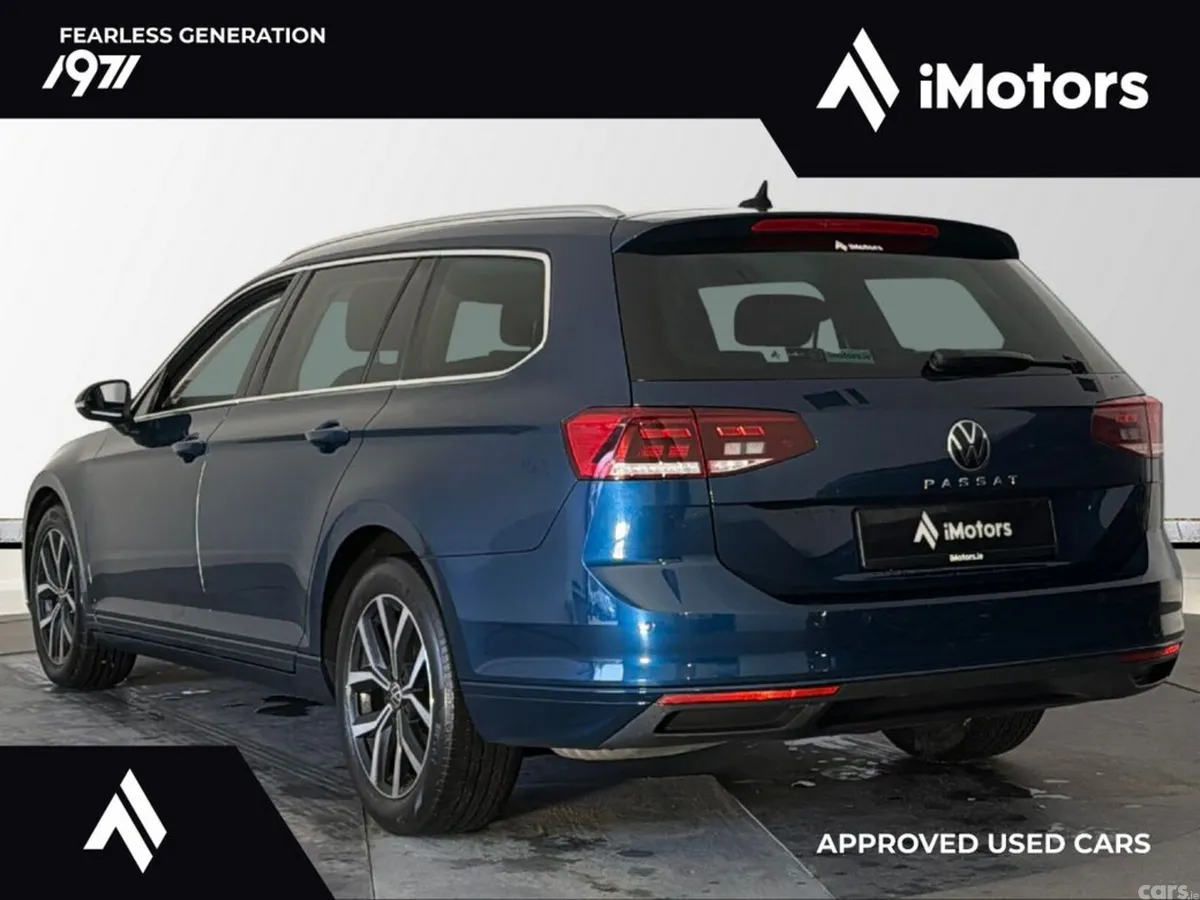 Volkswagen Passat Estate, Petrol, 2021, Blue