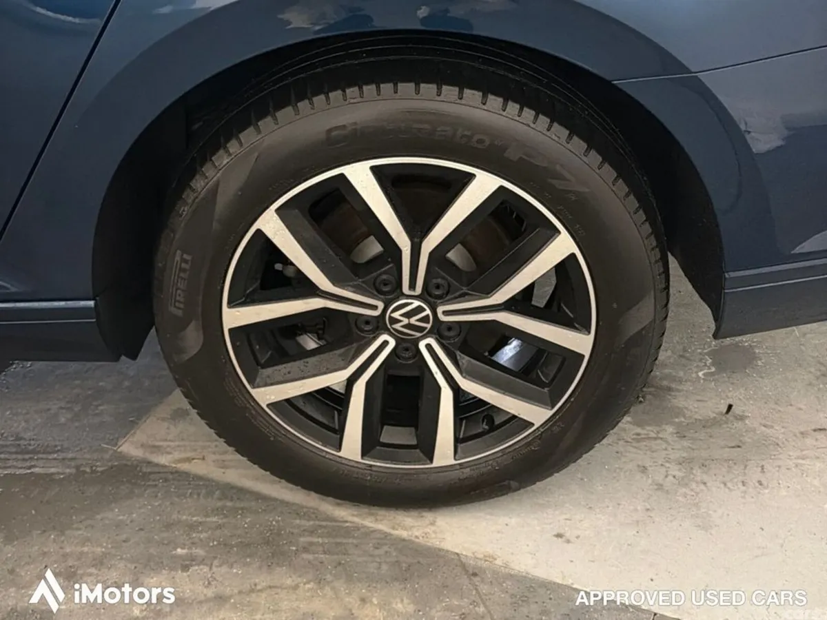 Volkswagen Passat Estate, Petrol, 2021, Blue