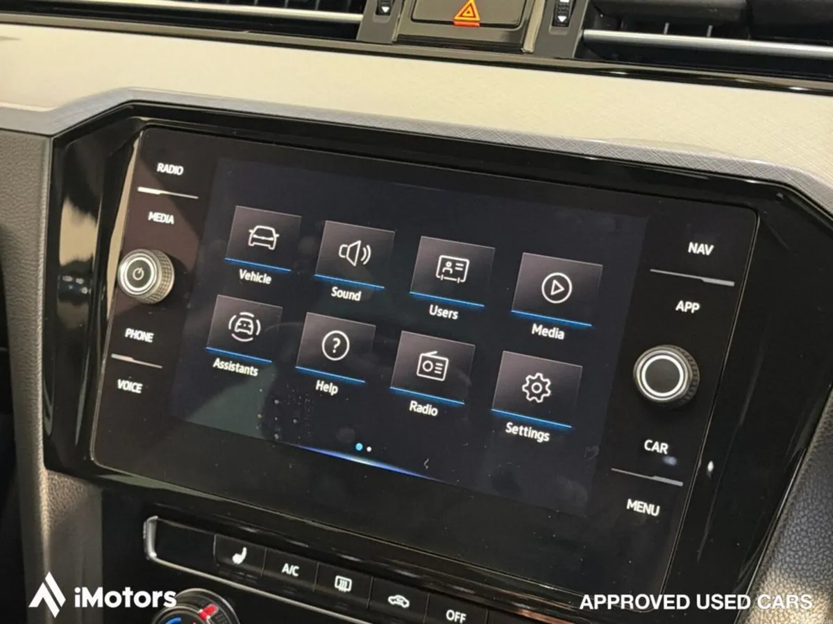 Volkswagen Passat Estate, Petrol, 2021, Blue