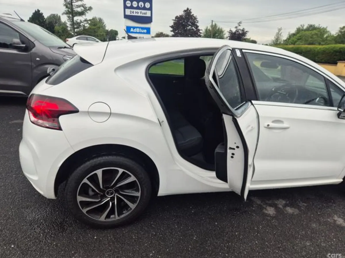 Citroen DS 4 Hatchback, Petrol, 2017, White