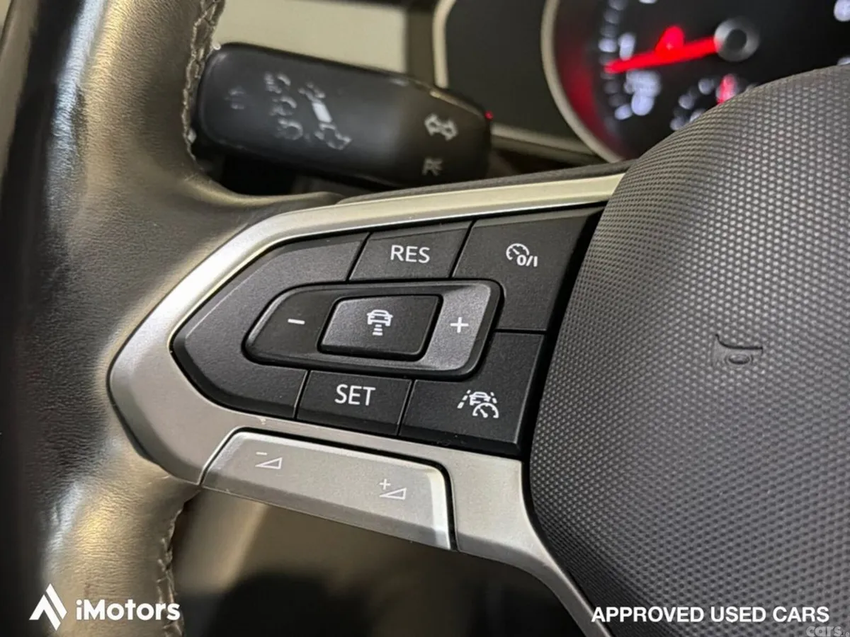 Volkswagen Passat Estate, Petrol, 2021, Blue