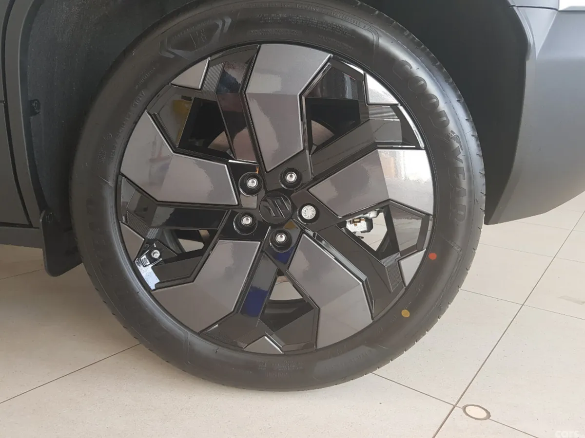 Suzuki Vitara SUV, Electric, 2027, Silver
