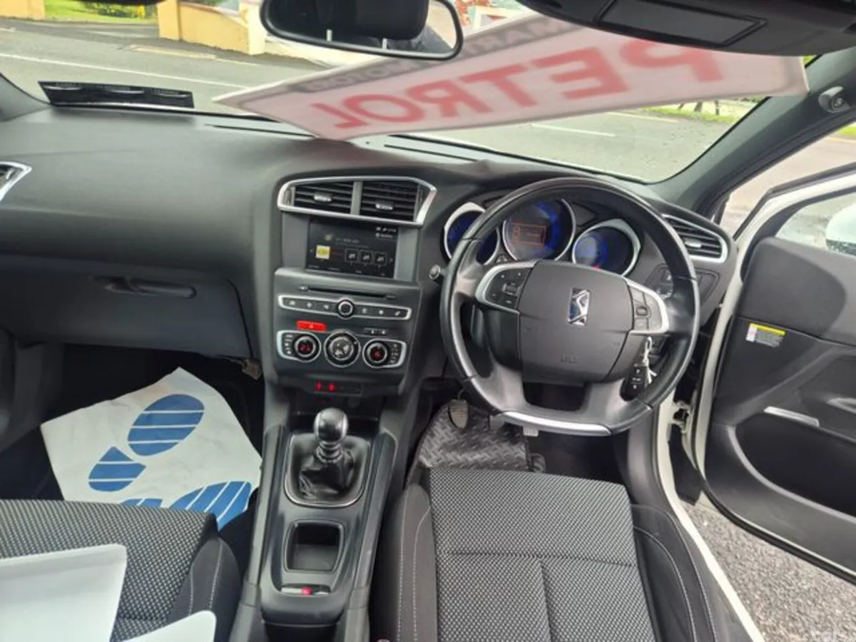Citroen DS 4 Hatchback, Petrol, 2017, White