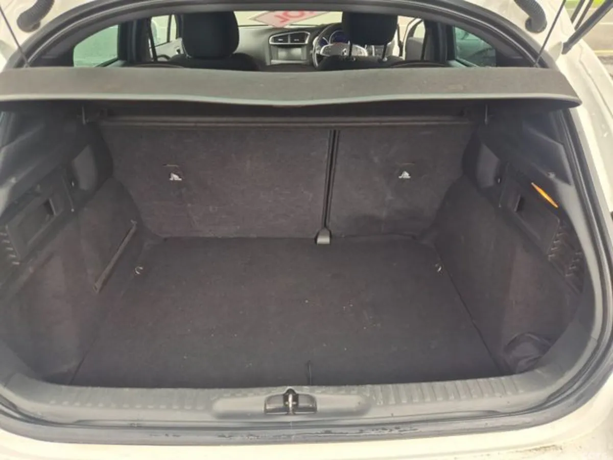 Citroen DS 4 Hatchback, Petrol, 2017, White