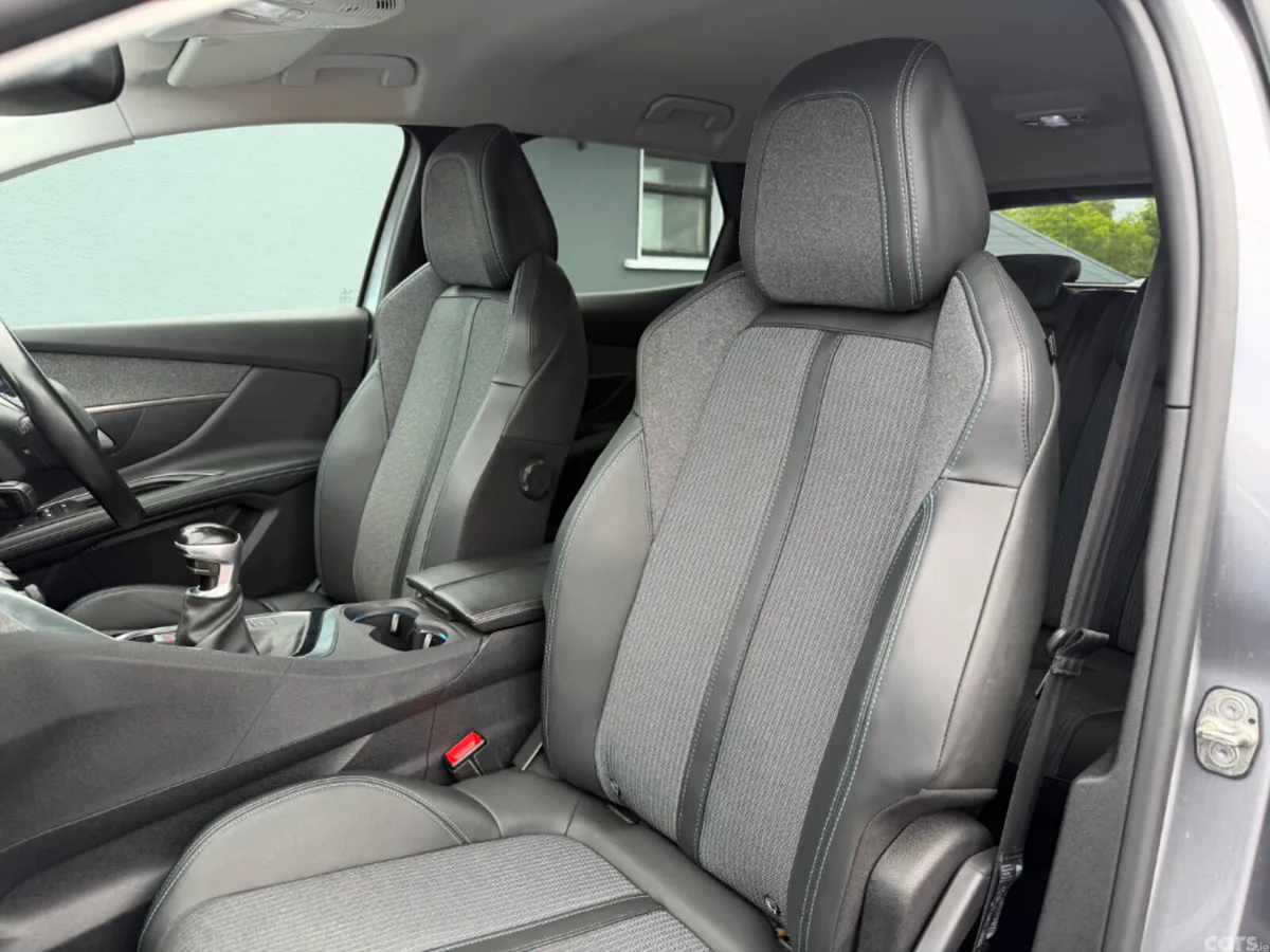 Peugeot 3008 MPV, Diesel, 2021, Grey