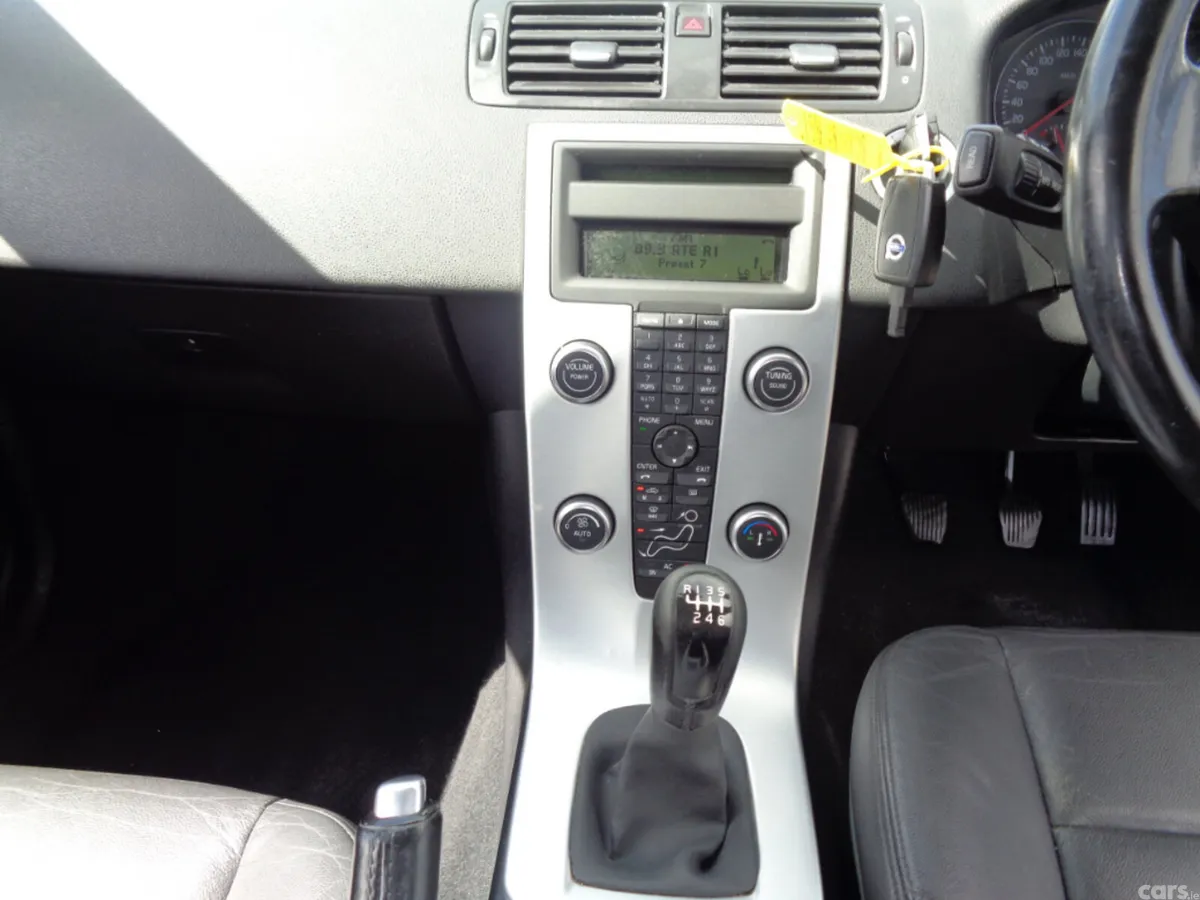 Volvo S40 Saloon, Diesel, 2012, Silver