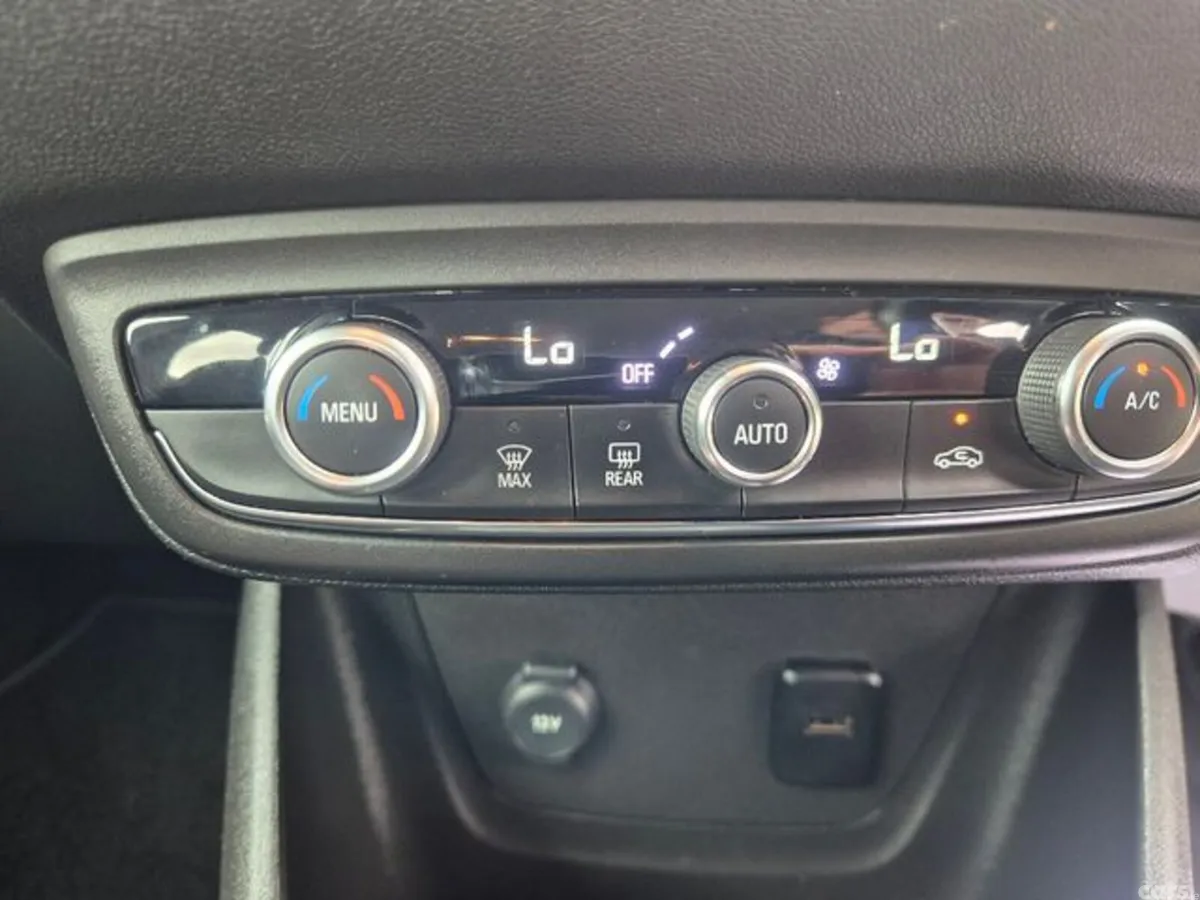 Opel Crossland X MPV, Petrol, 2018, Red