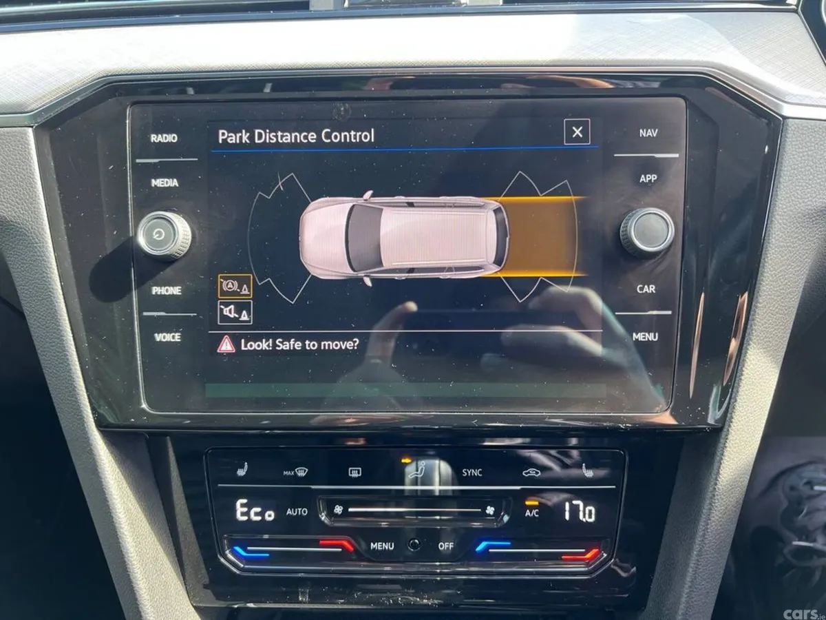 Volkswagen Passat Estate, Petrol Plug-in Hybrid, 2022, Grey