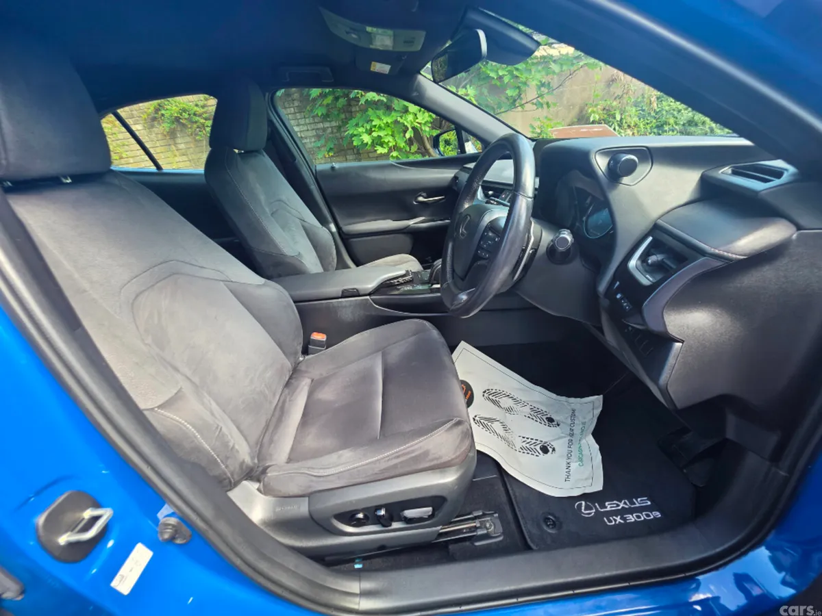 Lexus UX Hatchback, Electric, 2023, Blue