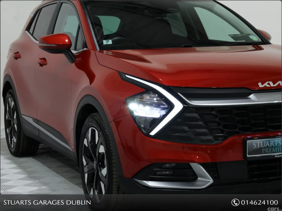 Kia Sportage MPV, Petrol Plug-in Hybrid, 2023, Red