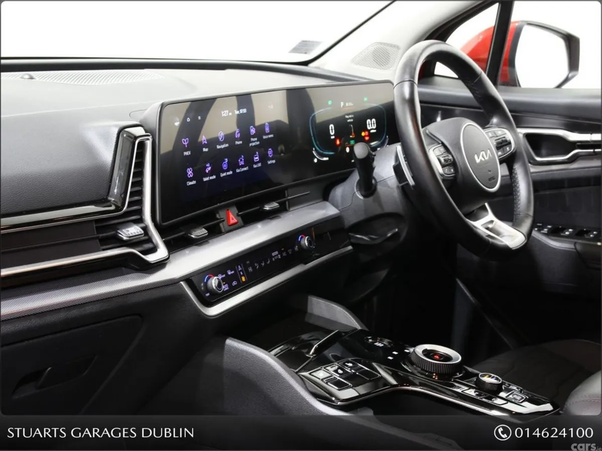 Kia Sportage MPV, Petrol Plug-in Hybrid, 2023, Red