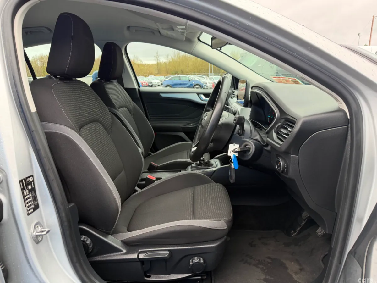 Ford Focus Hatchback, Diesel, 2022, Silver