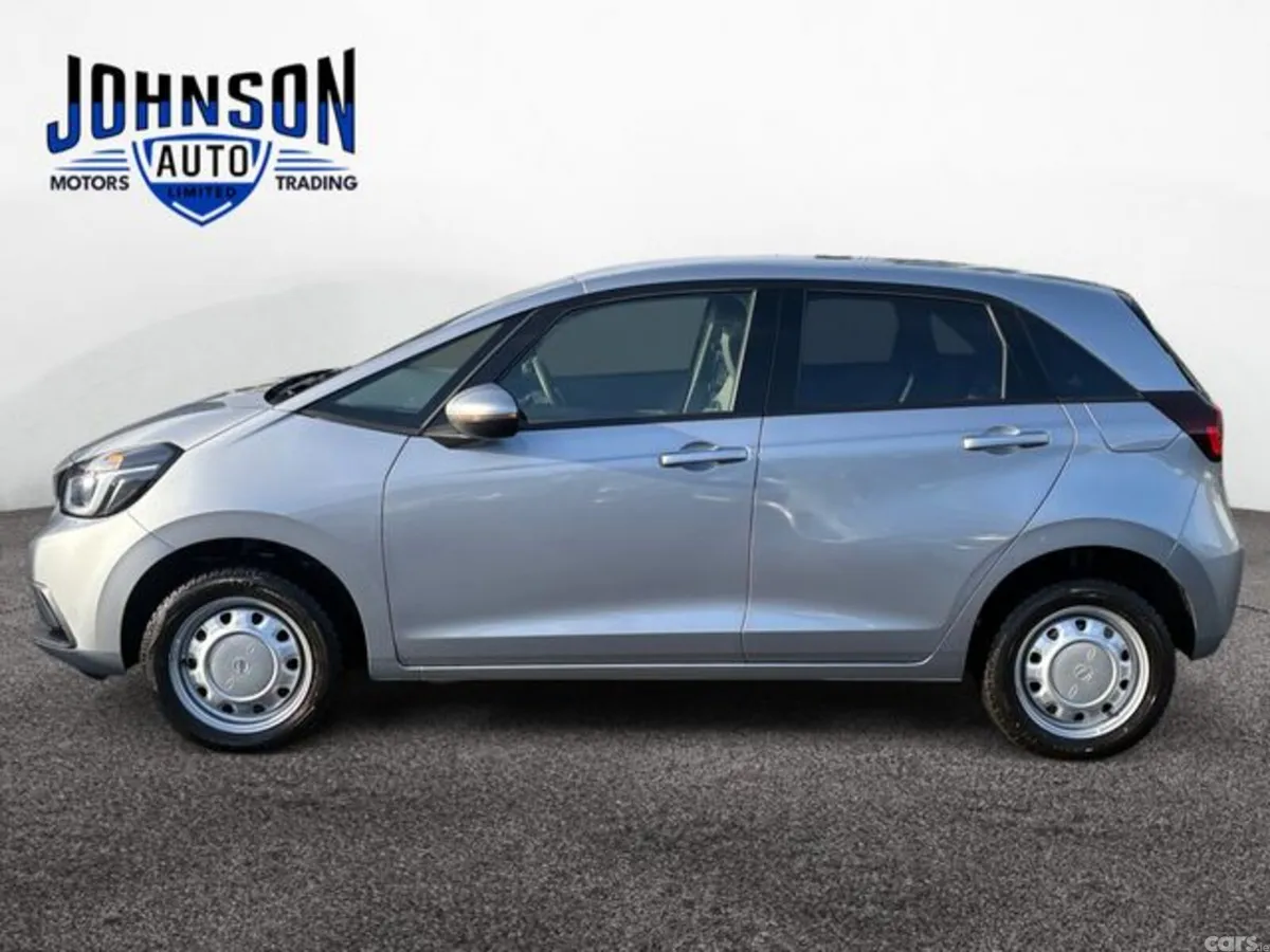 Honda Fit Hatchback, Petrol, 2022, Silver