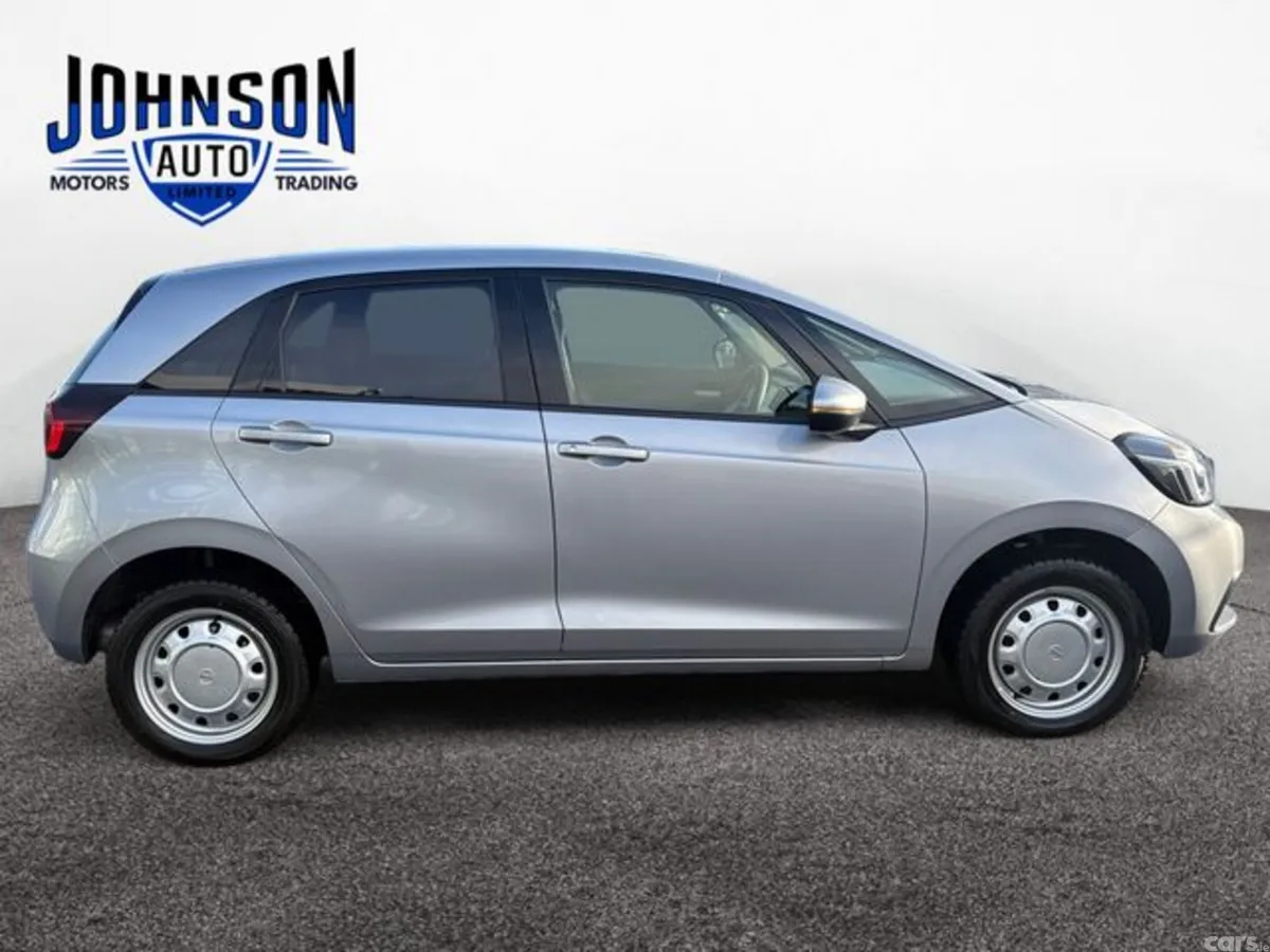 Honda Fit Hatchback, Petrol, 2022, Silver