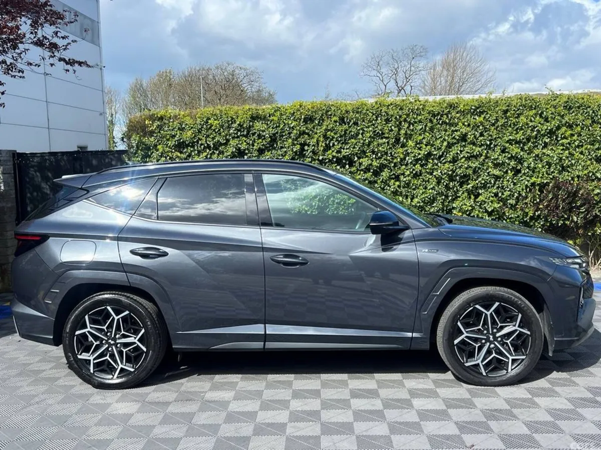 Hyundai Tucson SUV, Petrol Plug-in Hybrid, 2023, Grey