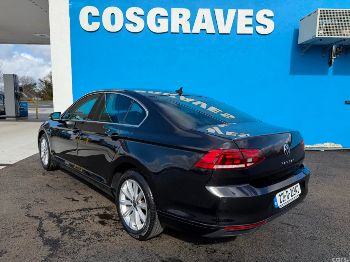 Volkswagen Passat Saloon, Diesel, 2022, Black