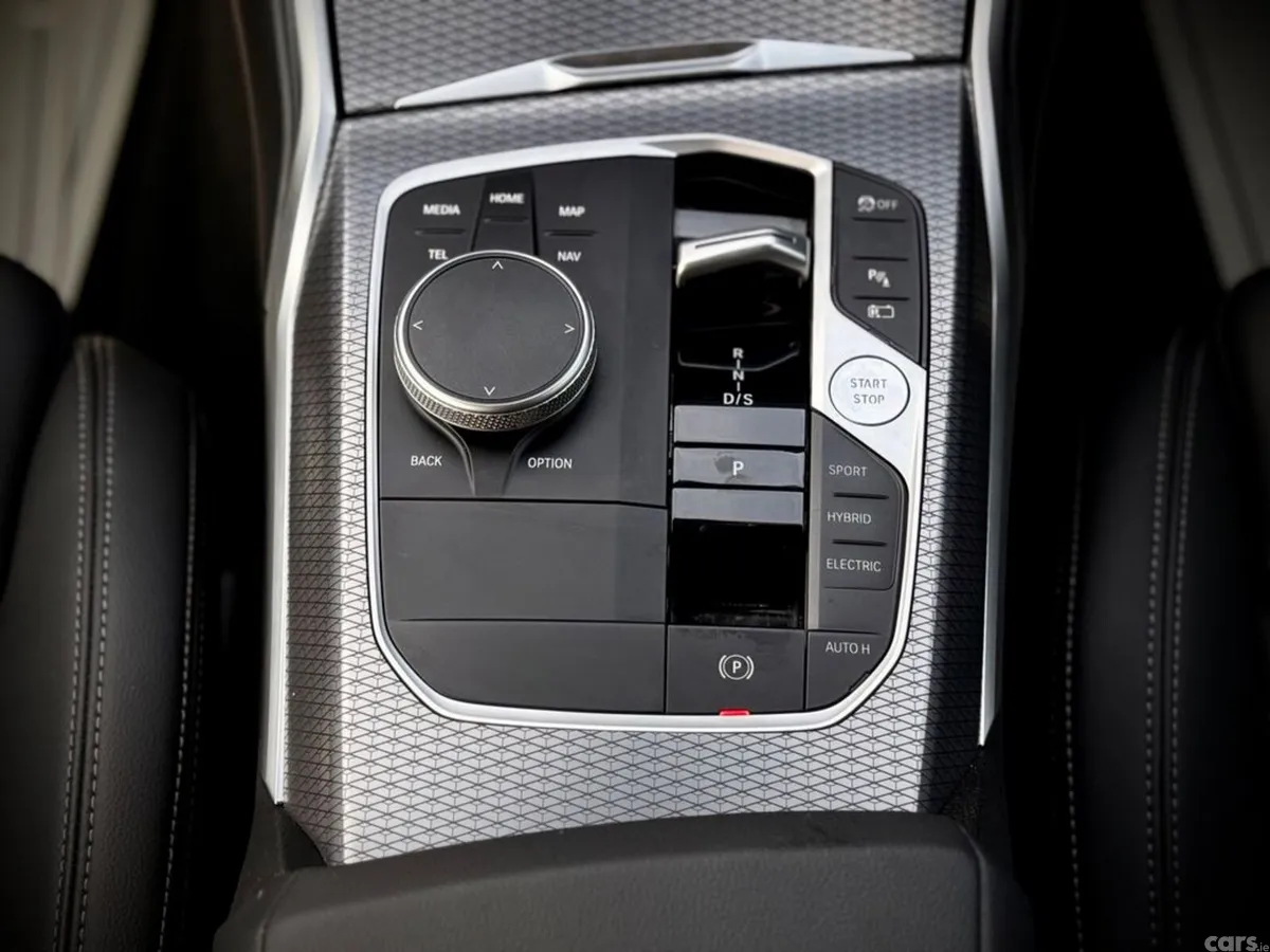 BMW 3-Series Saloon, Petrol Hybrid, 2025, White