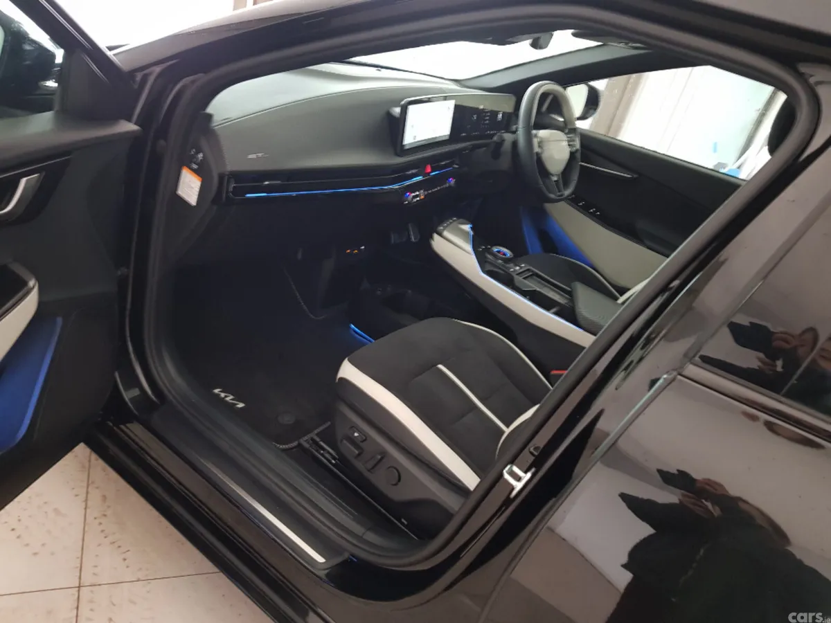Kia EV6 MPV, Electric, 2025, Black