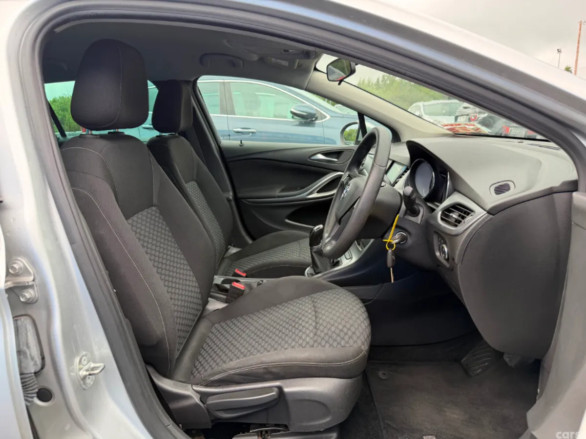 Vauxhall Astra Estate, Diesel, 2018, Silver