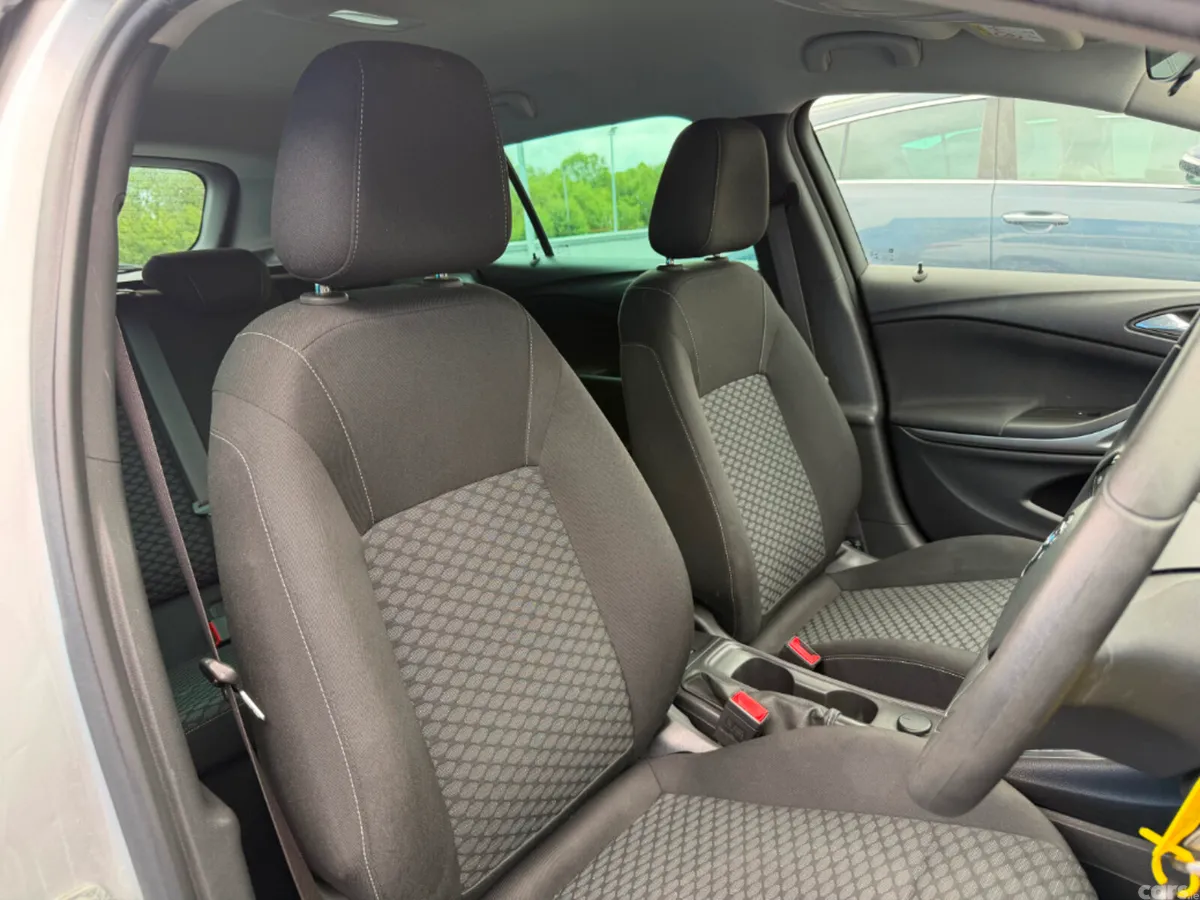Vauxhall Astra Estate, Diesel, 2018, Silver