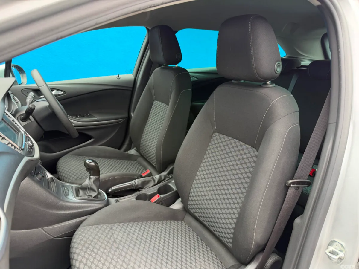 Vauxhall Astra Estate, Diesel, 2018, Silver