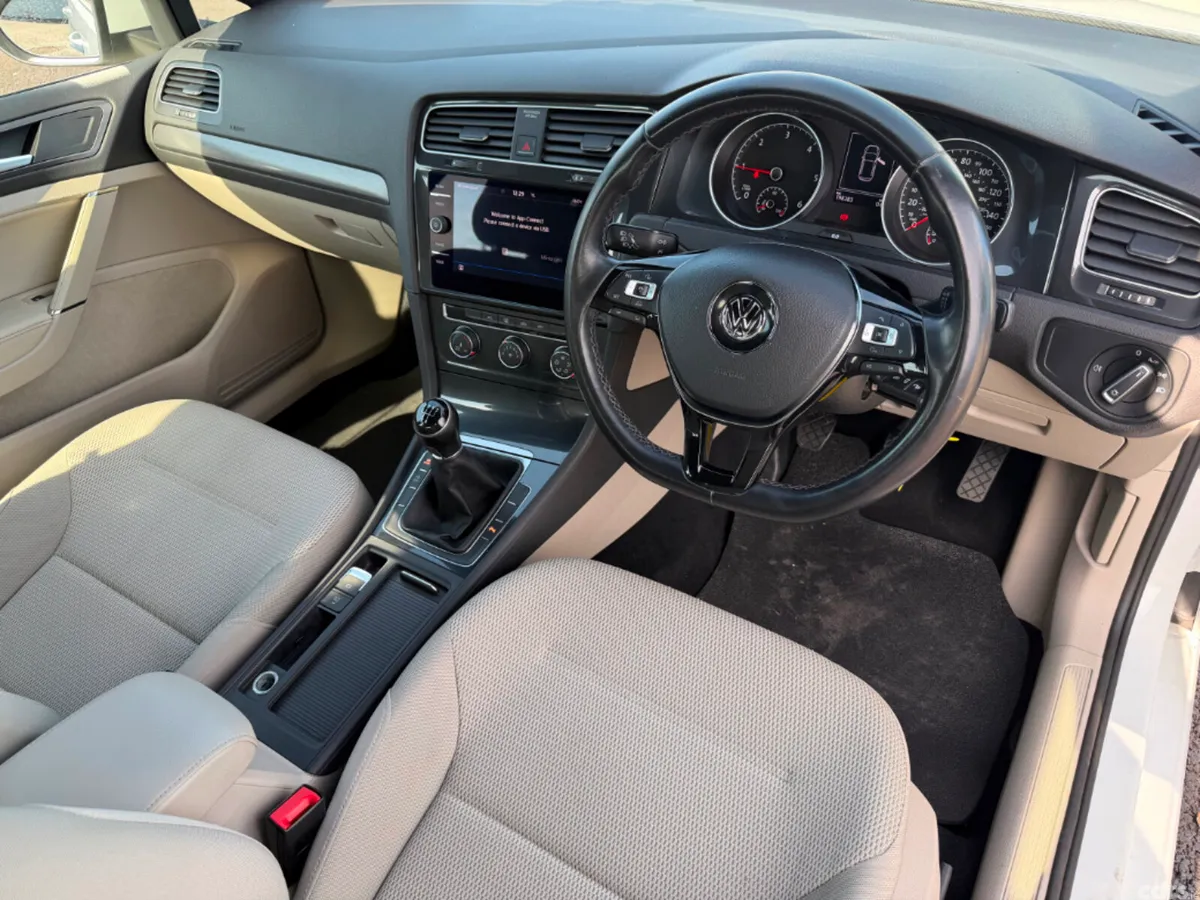 Volkswagen Golf Hatchback, Diesel, 2018, White