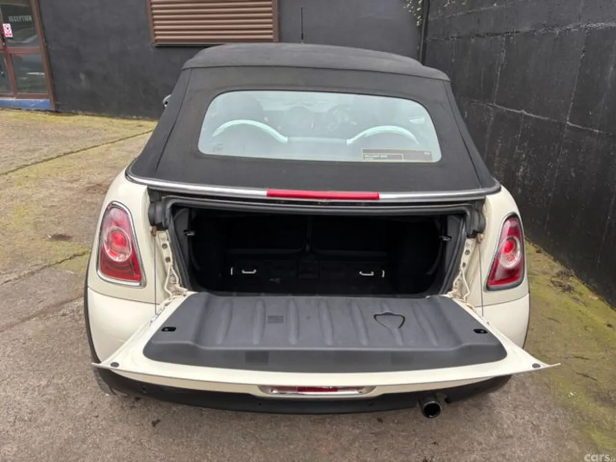 Mini Cooper Convertible, Petrol, 2012, White