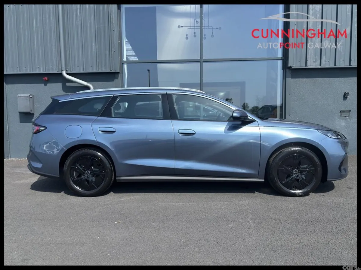 BYD Seal 6 Estate, Petrol Plug-in Hybrid, 2027, Blue