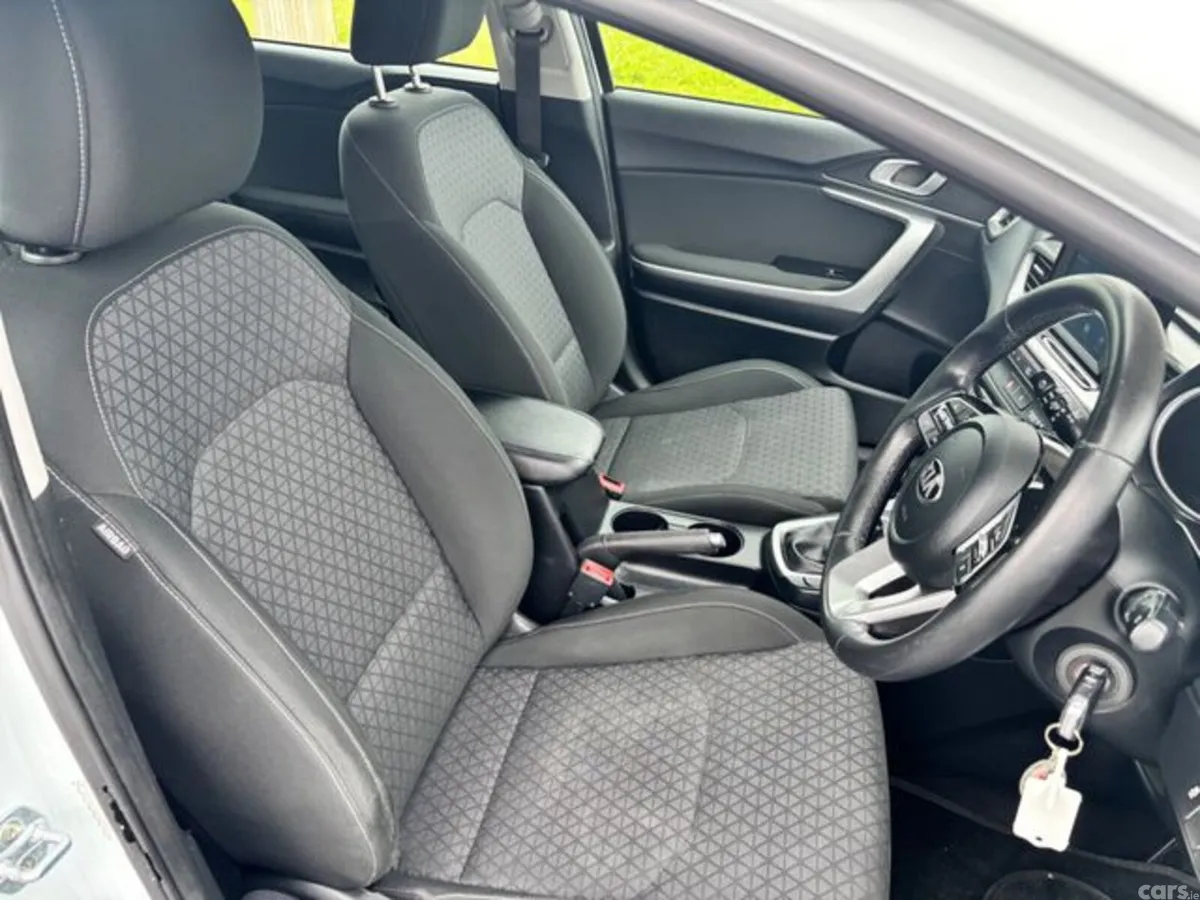 Kia Ceed Hatchback, Diesel, 2018, White
