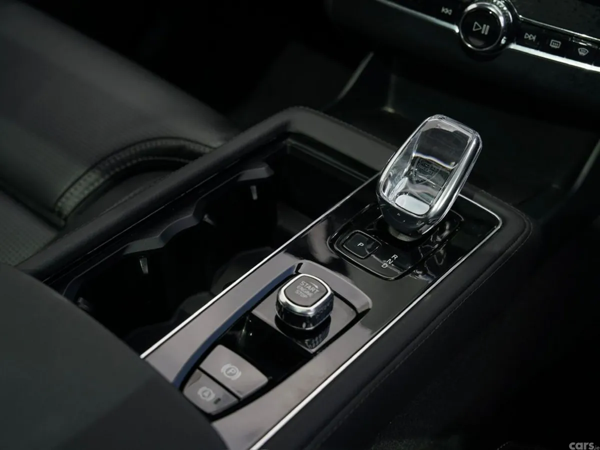 Volvo XC90 SUV, Petrol Plug-in Hybrid, 2025, Silver