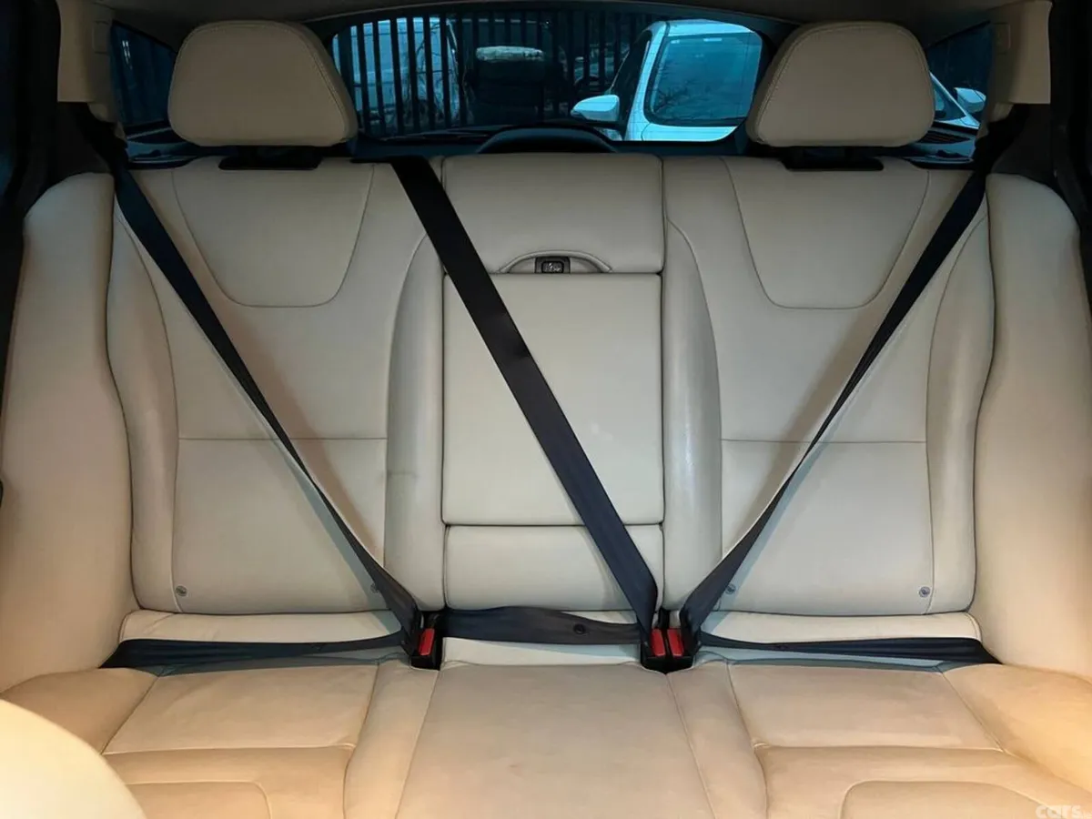Volvo V60 Estate, Diesel, 2017, White