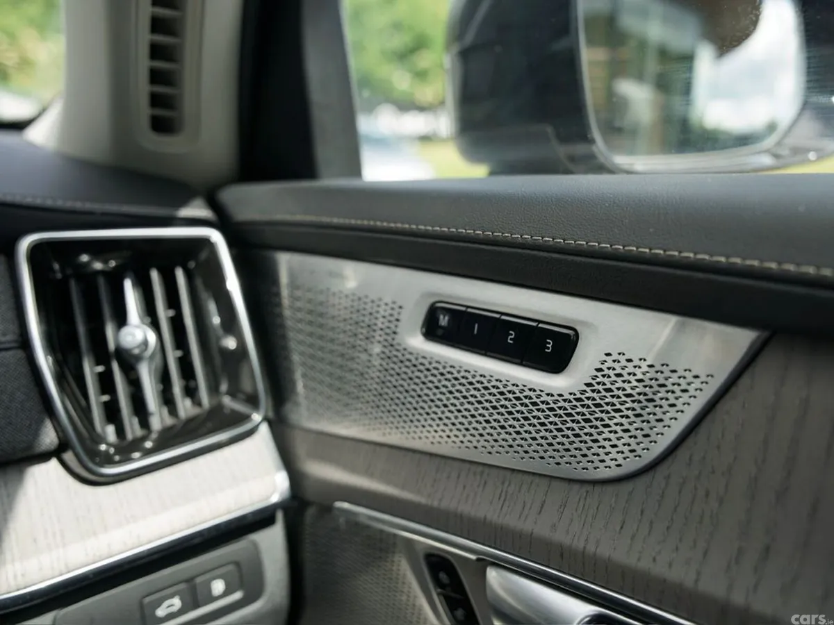 Volvo XC90 SUV, Petrol Plug-in Hybrid, 2025, Silver