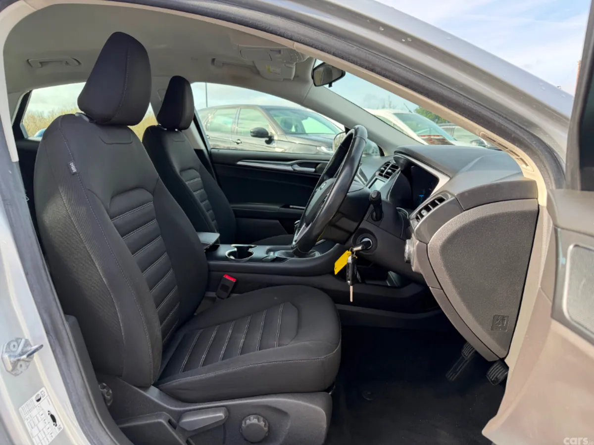 Ford Mondeo Hatchback, Diesel, 2020, Silver