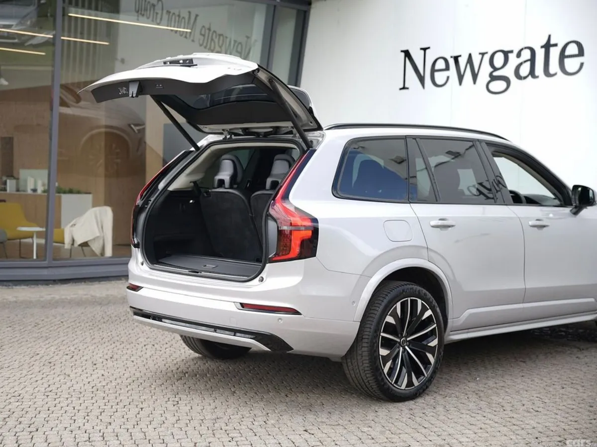 Volvo XC90 SUV, Petrol Plug-in Hybrid, 2025, Silver