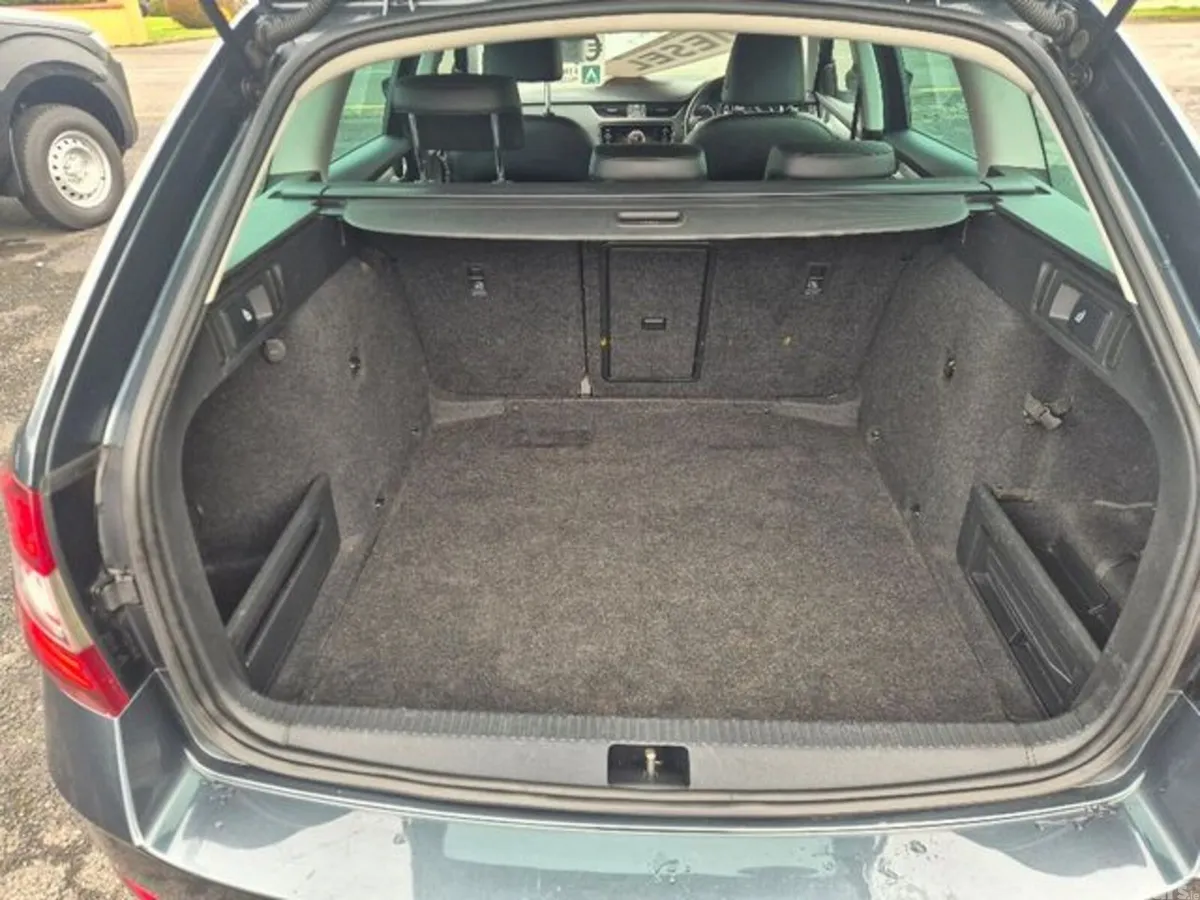 Skoda Octavia Estate, Diesel, 2020, Grey
