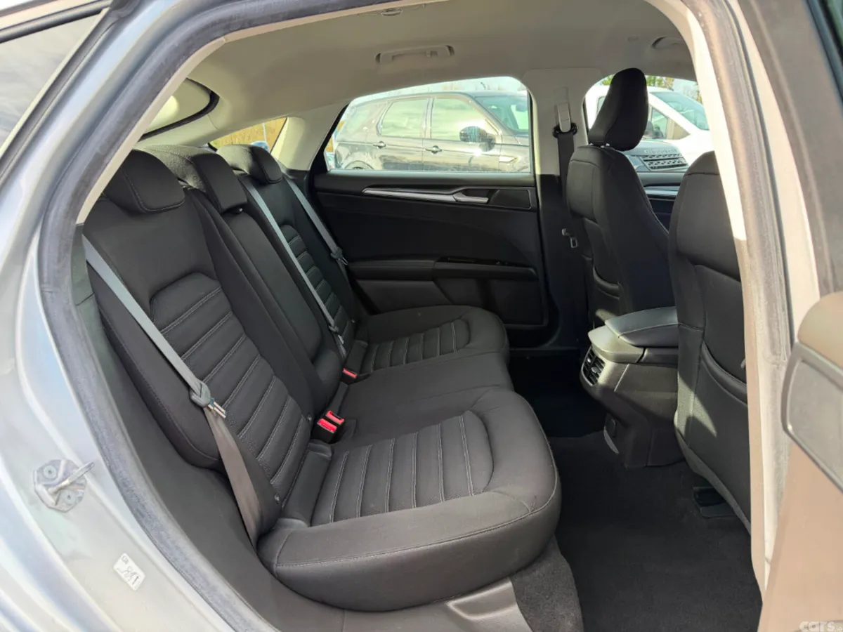 Ford Mondeo Hatchback, Diesel, 2020, Silver