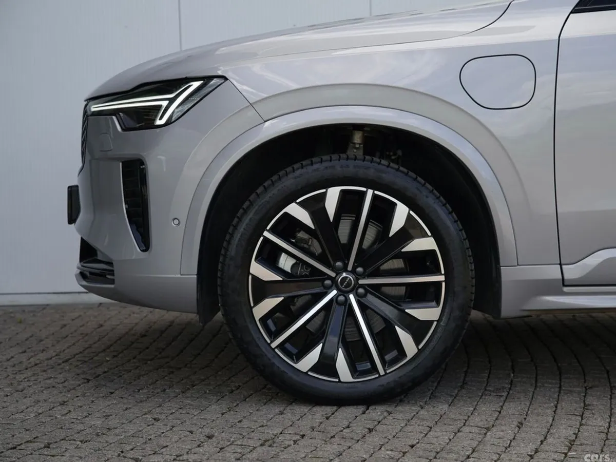 Volvo XC90 SUV, Petrol Plug-in Hybrid, 2025, Silver