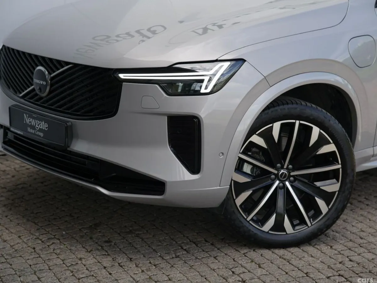 Volvo XC90 SUV, Petrol Plug-in Hybrid, 2025, Silver