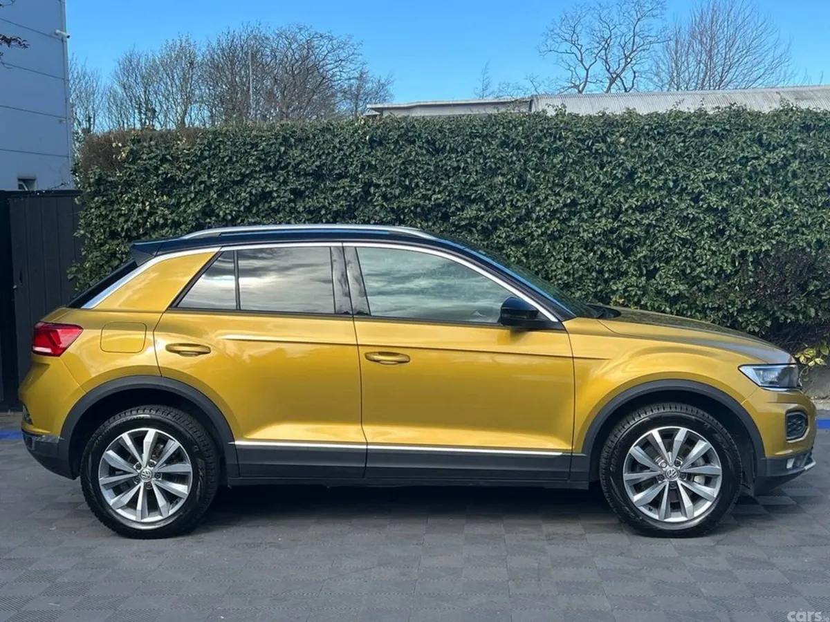 Volkswagen T-Roc SUV, Diesel, 2020, Gold