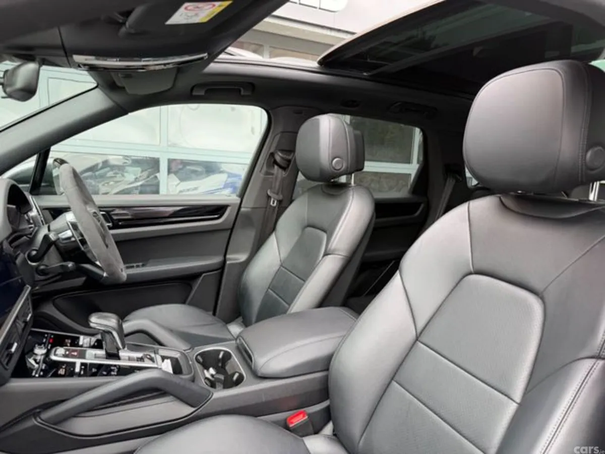 Porsche Cayenne SUV, Petrol Plug-in Hybrid, 2023, Grey