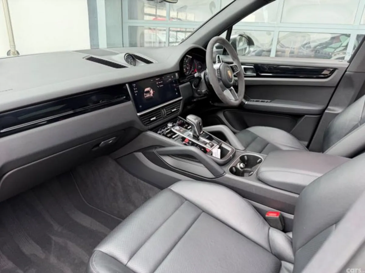 Porsche Cayenne SUV, Petrol Plug-in Hybrid, 2023, Grey