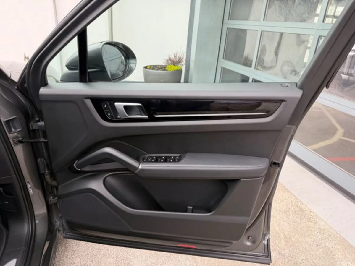 Porsche Cayenne SUV, Petrol Plug-in Hybrid, 2023, Grey