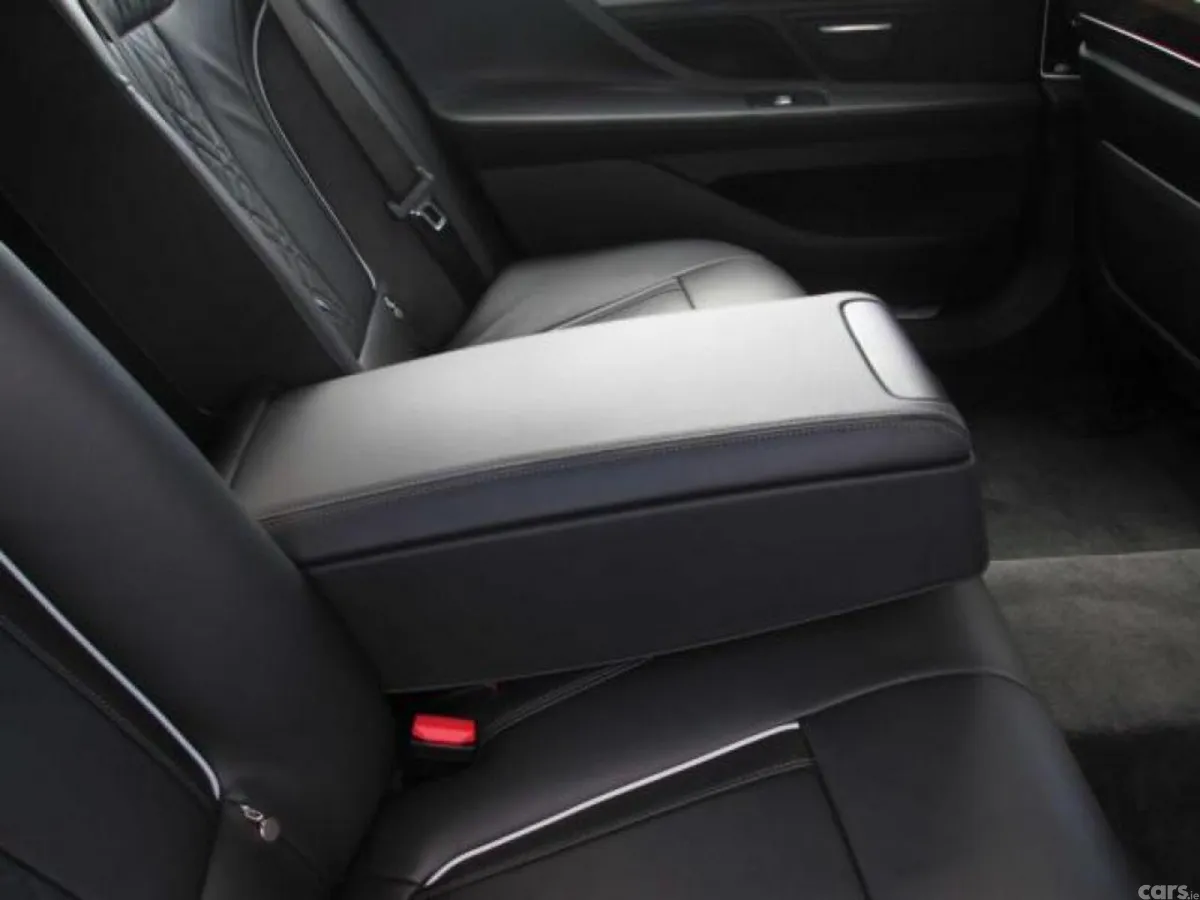 BMW 7-Series Saloon, Diesel, 2018, Silver