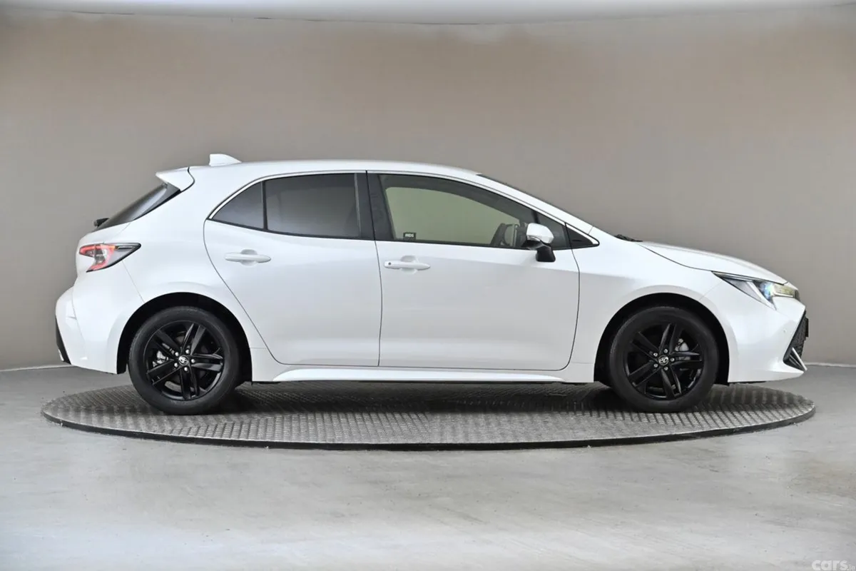 Toyota Corolla Hatchback, Petrol Hybrid, 2022, White