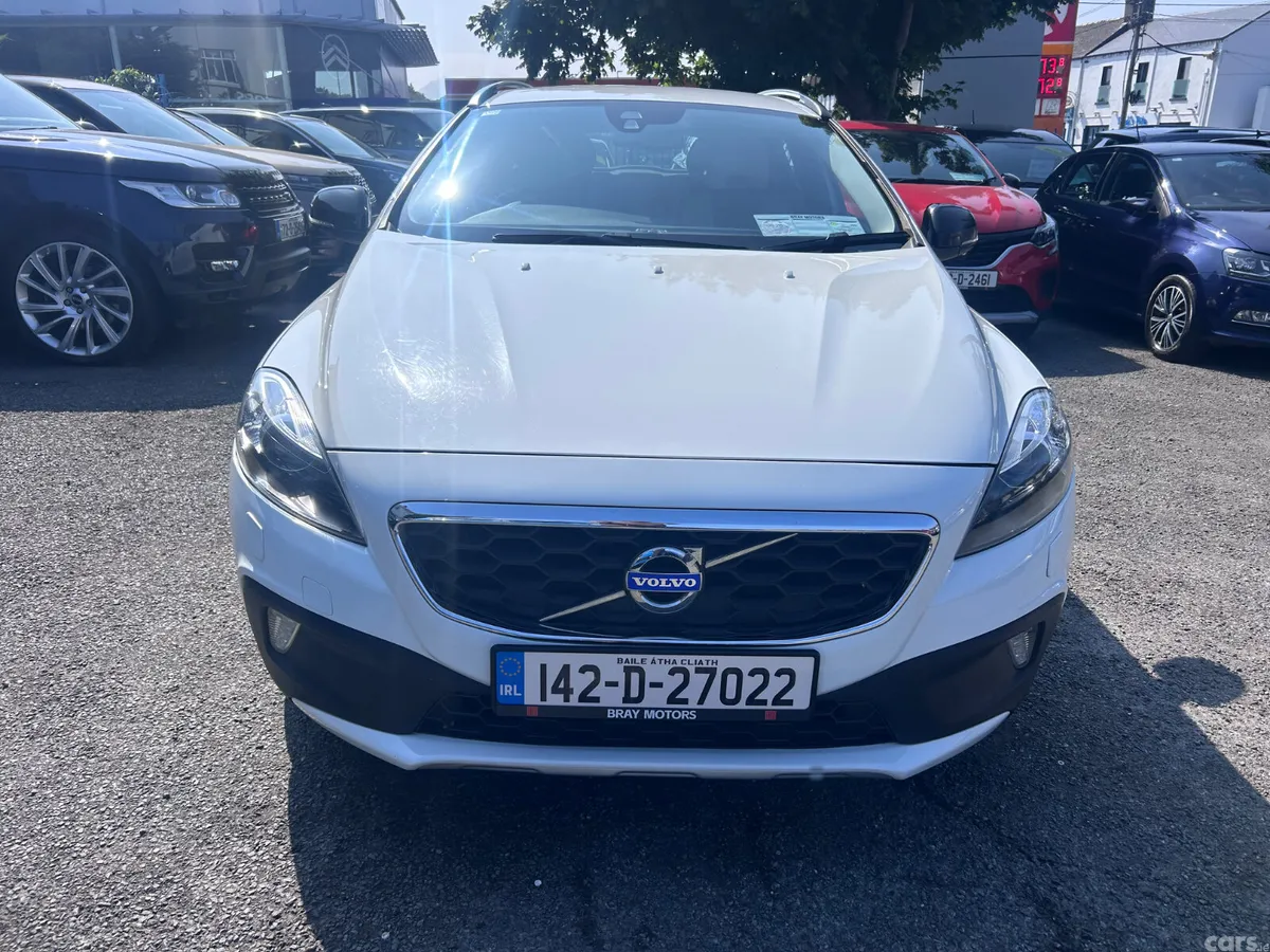 Volvo V40 Hatchback, Diesel, 2014, White