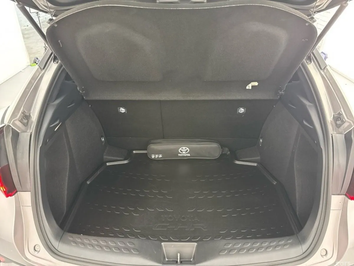 Toyota C-HR SUV, Petrol Hybrid, 2022, Grey
