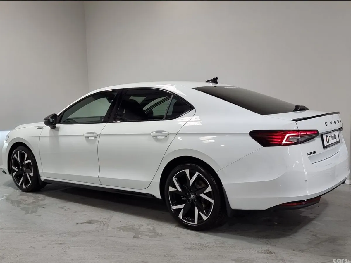 Skoda Superb Saloon, Diesel, 2026, White