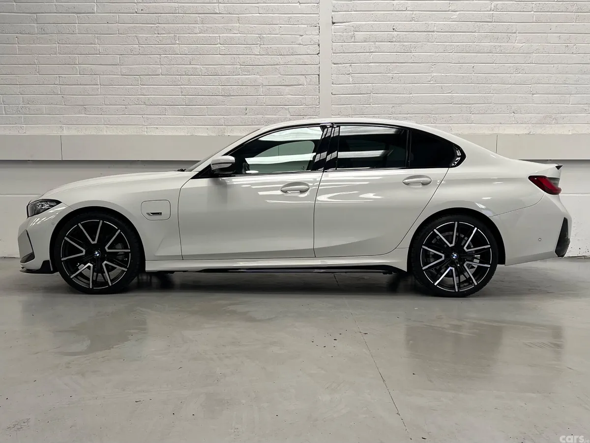 BMW 3-Series Saloon, Petrol Plug-in Hybrid, 2023, White